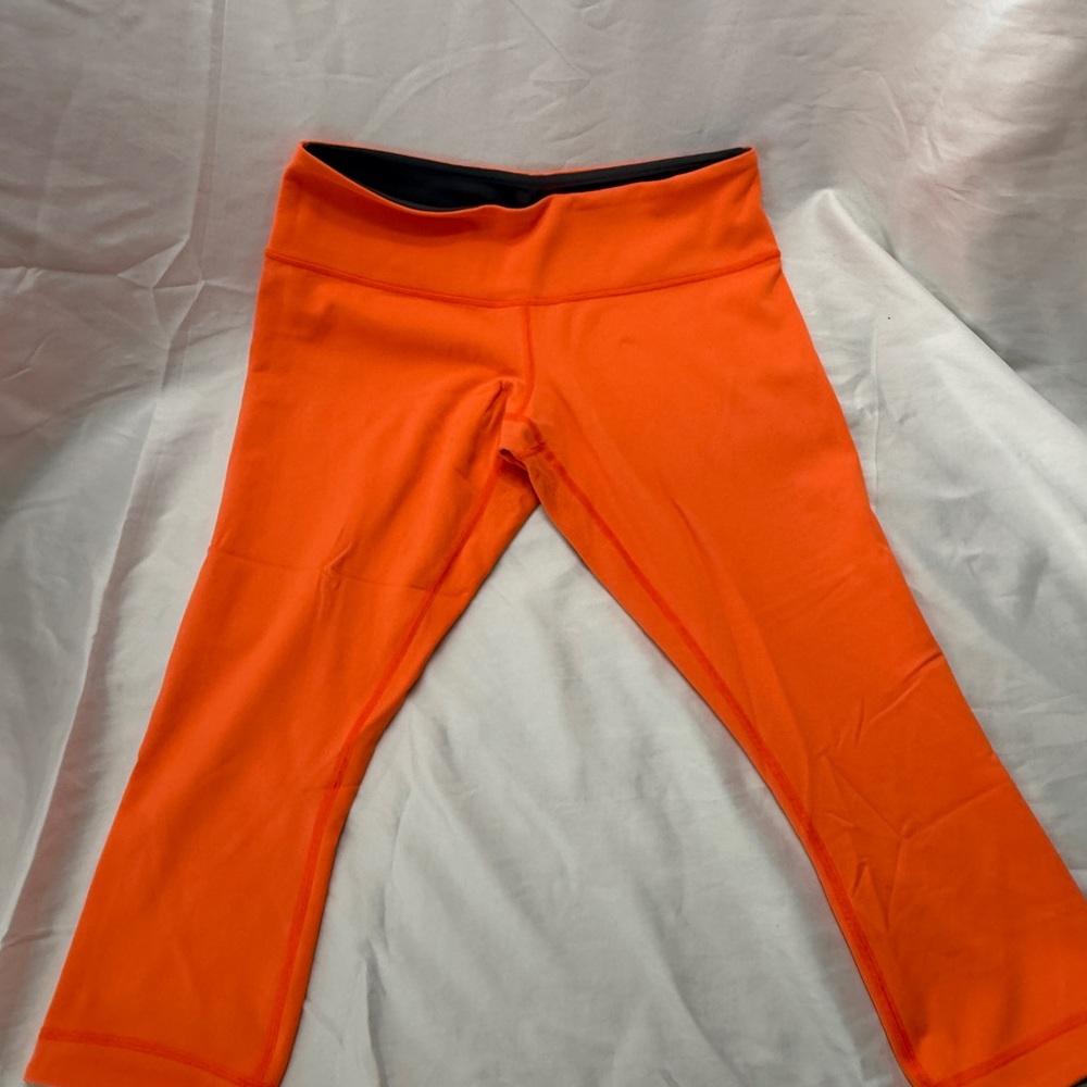 Lululemon Bright Orange Cropped Workout Leggings Size 8